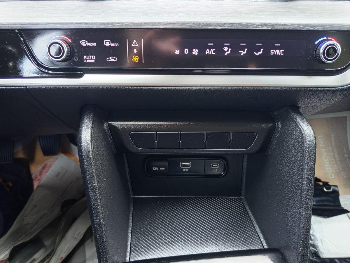 KIA Sportage 1.6 CRDI DCT7 2WD M.Hyb. 2022