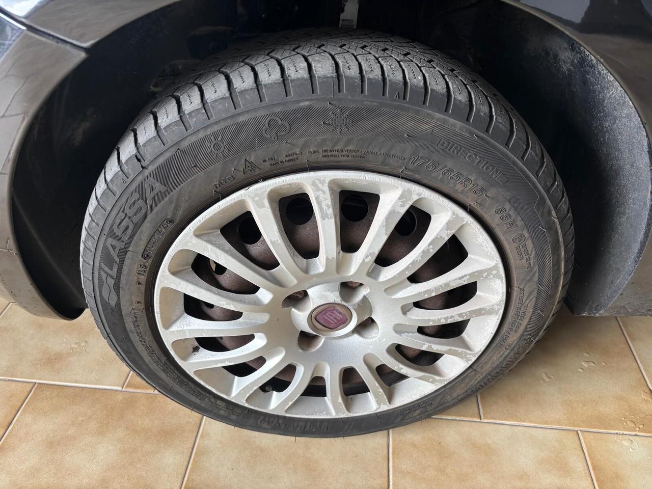 FIAT GRANDE PUNTO ANNO 2009 BZ GPL ADATTA NEOPATENTATI KM 190 MILA