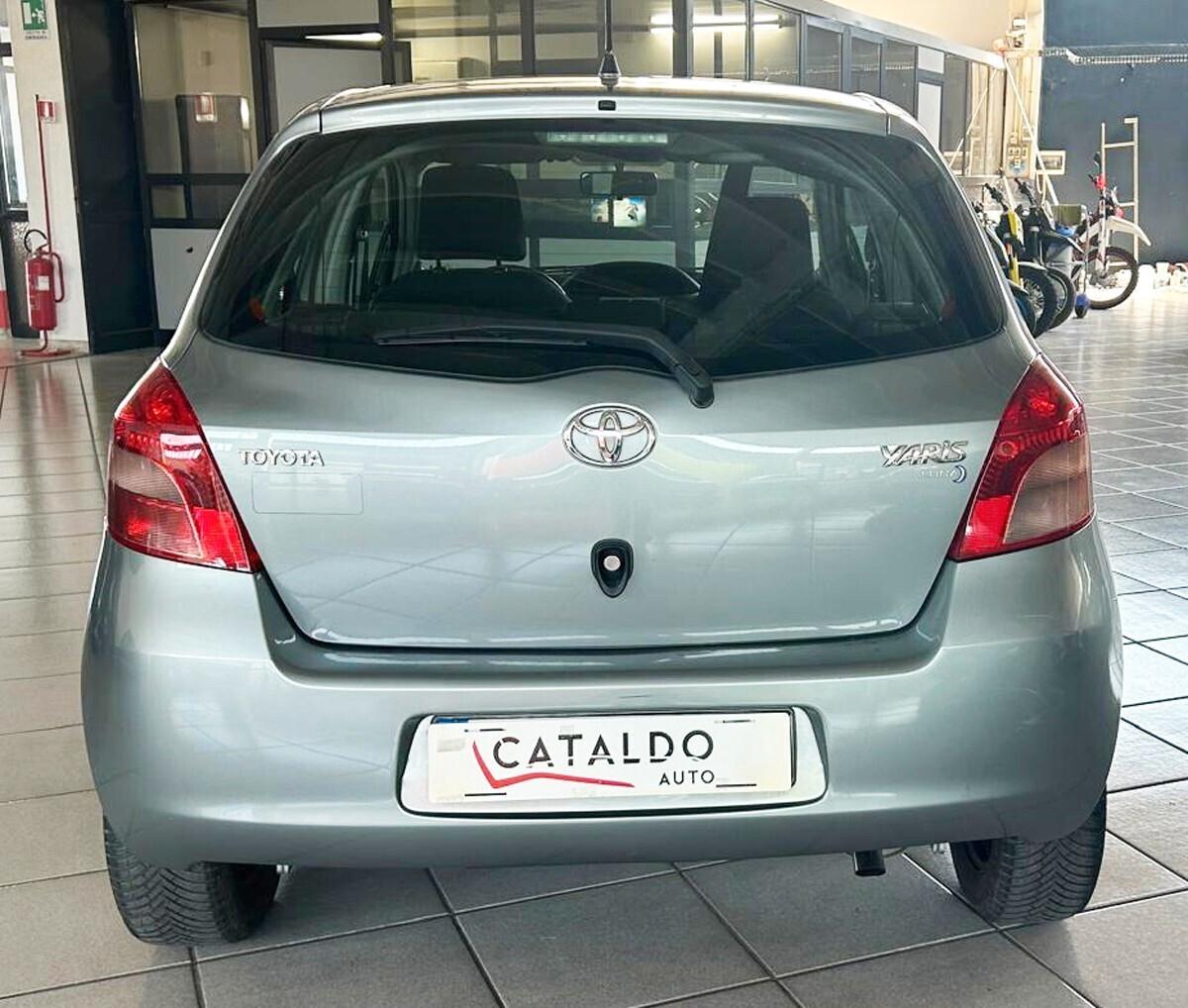 Toyota Yaris 1.3 5 porte Luna