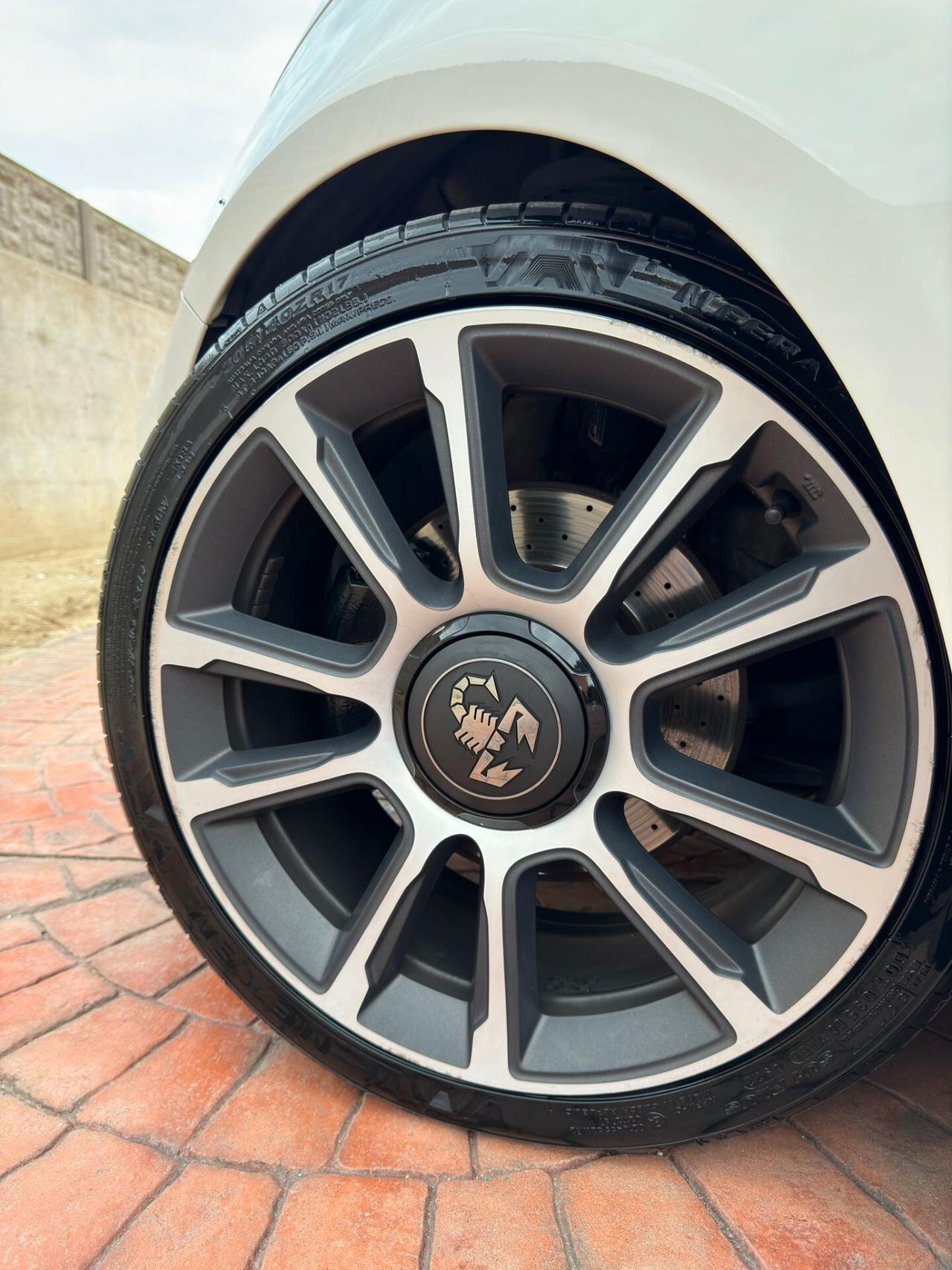 Abarth 595 1.4 Turbo T-Jet 165 CV Turismo