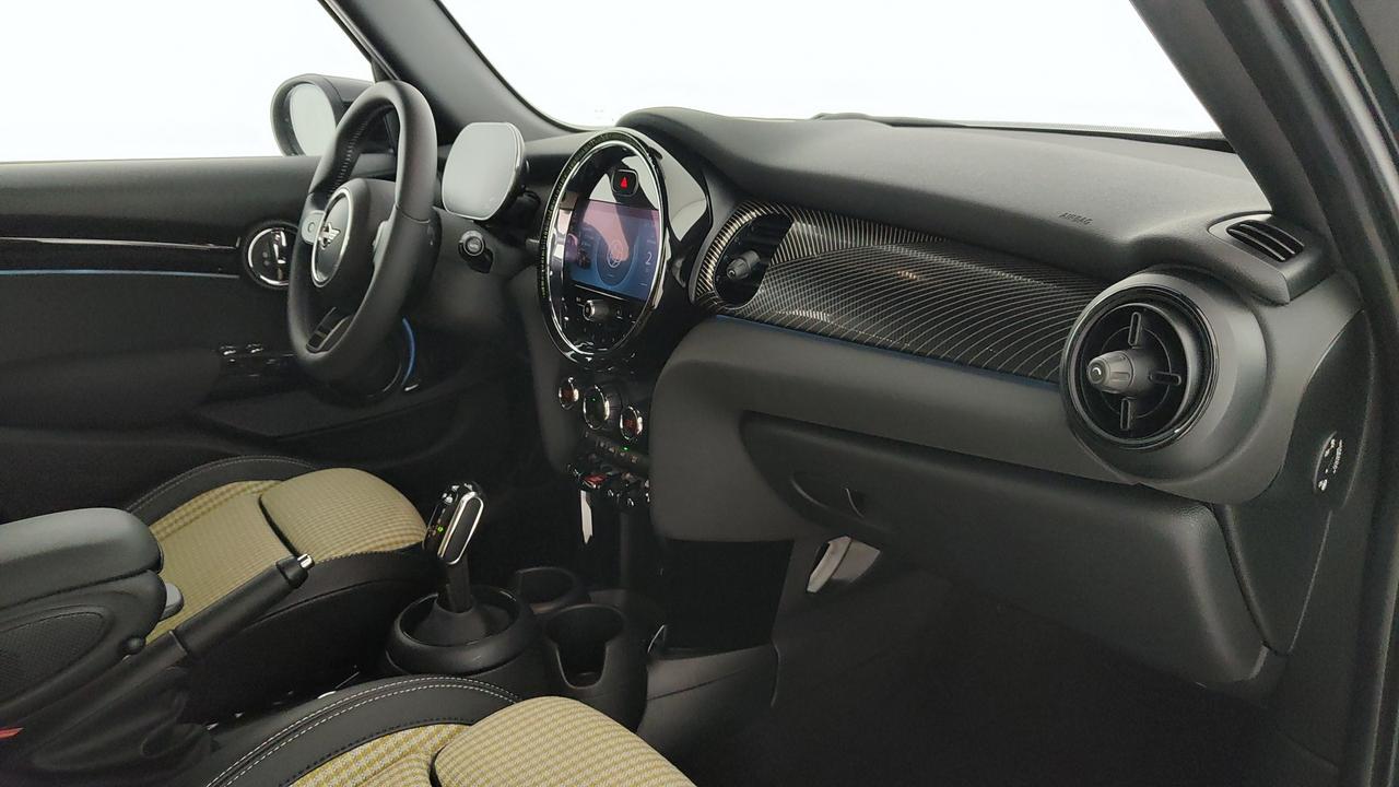 MINI Mini IV F55 2021 5p - Mini 5p 1.5 Cooper Resolute auto