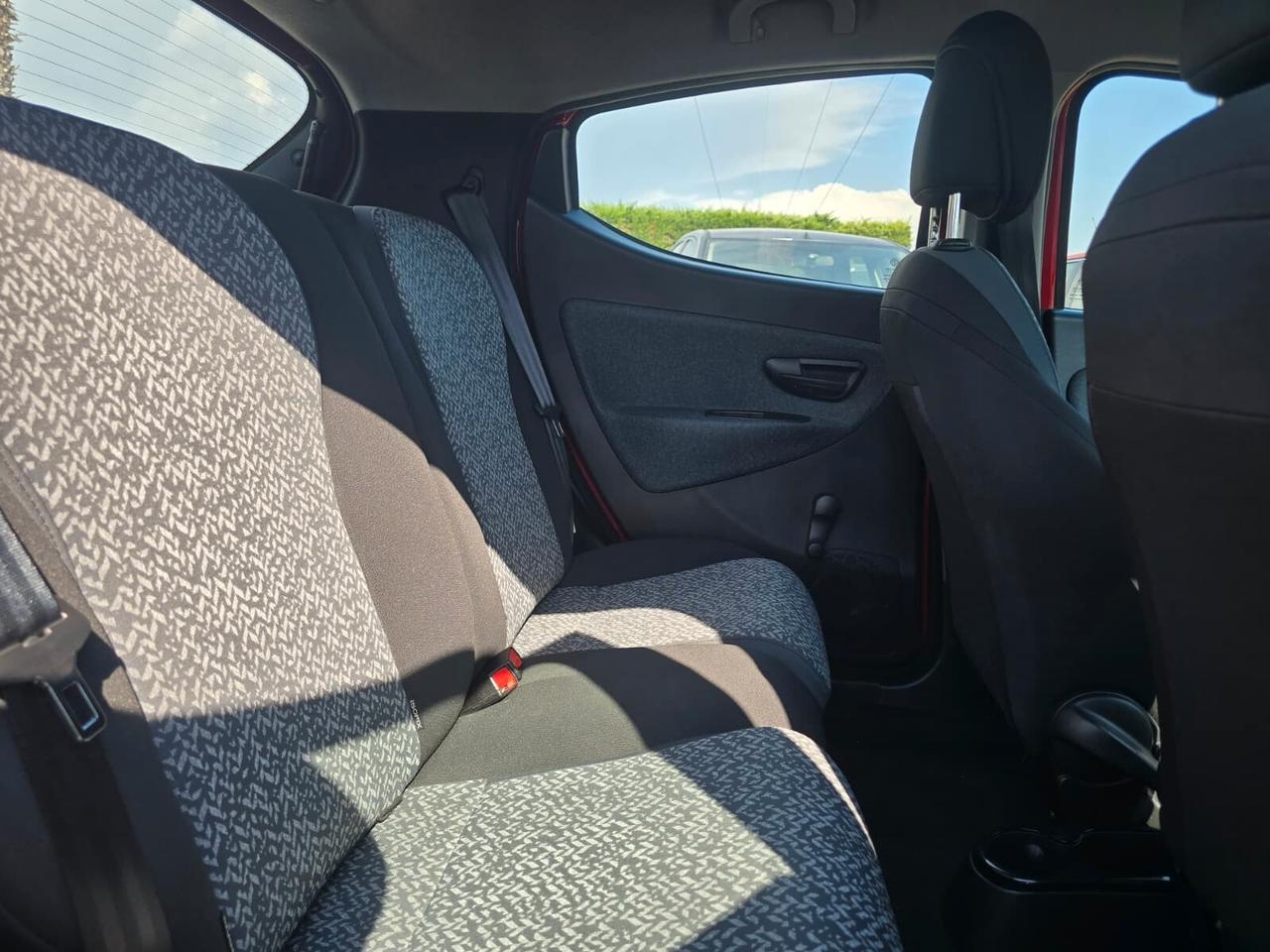 Lancia Ypsilon 1.0 FireFly 5 porte S&S Hybrid Ecochic