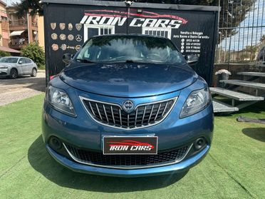 Lancia Ypsilon 1.0 FireFly 5 porte S&S Hybrid Silver