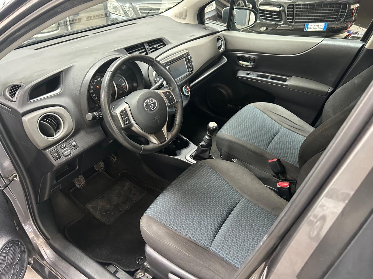 Toyota Yaris 1.3 5 porte Style 100cv neopatentati