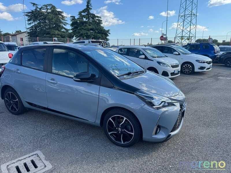 Toyota Yaris 1.5 hybrid Trend White Edition