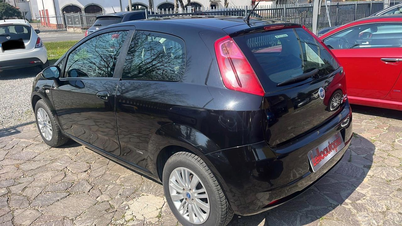 Fiat Grande Punto 1.4 Starjet 16V 3 porte Emotion