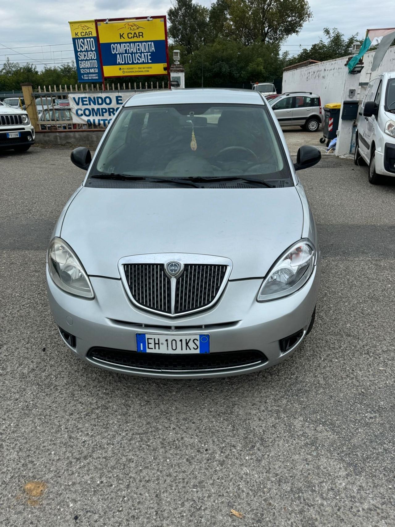 Lancia Ypsilon 1.3 MJT 75 3 p S&S Black&Red