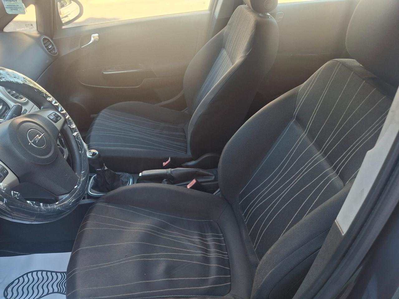 Opel Corsa 1.2 5 porte Enjoy Neopatentati