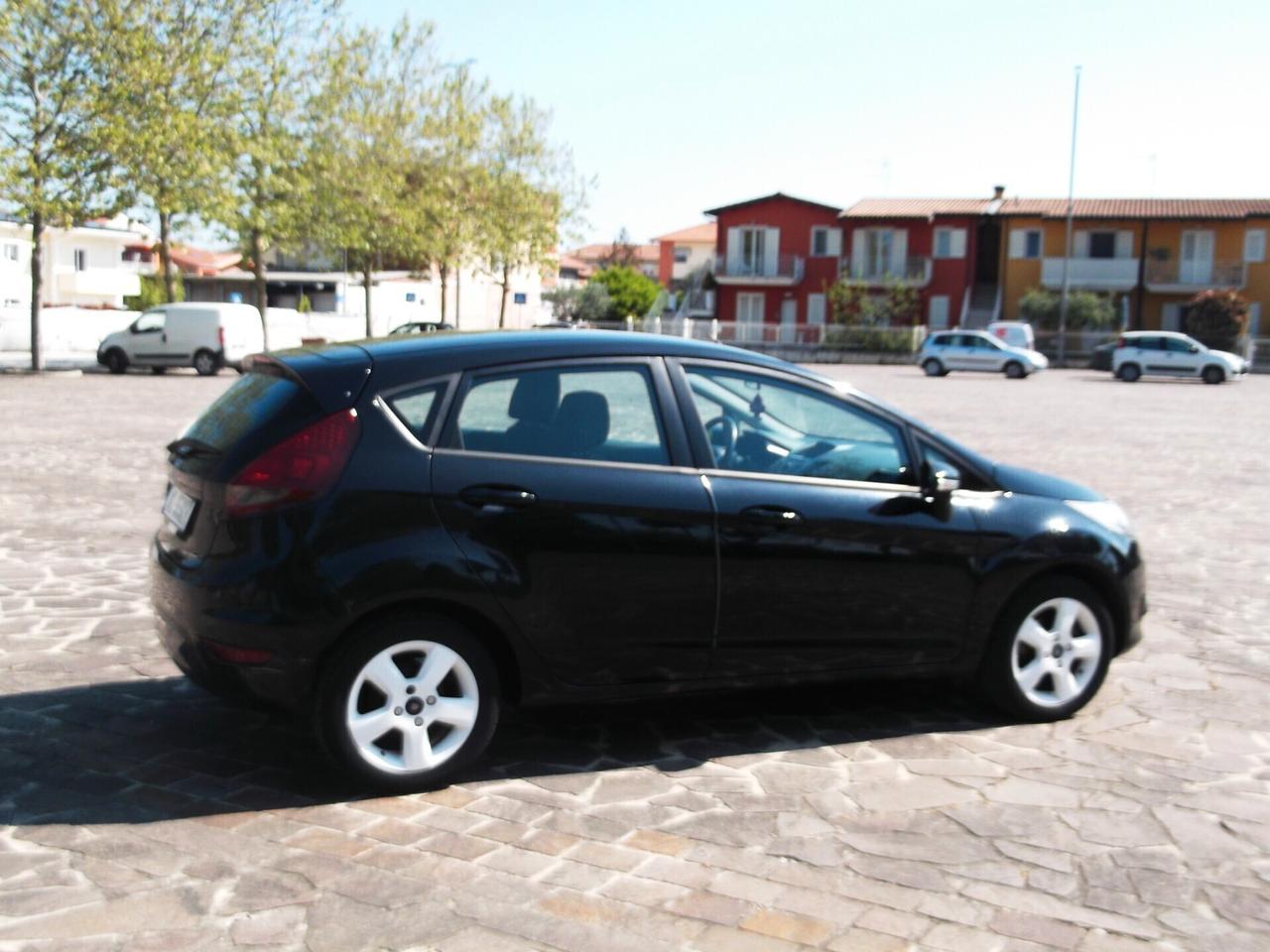 Ford Fiesta 1.2 Benzina Neopatentati 2009