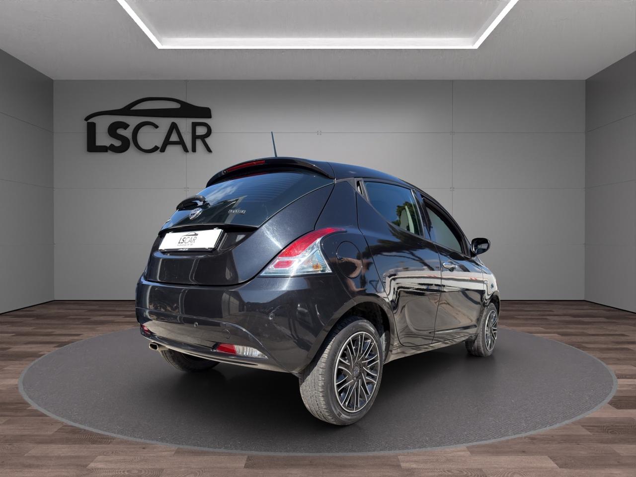 Lancia Ypsilon 1.0 Firefly Hybrid Gold
