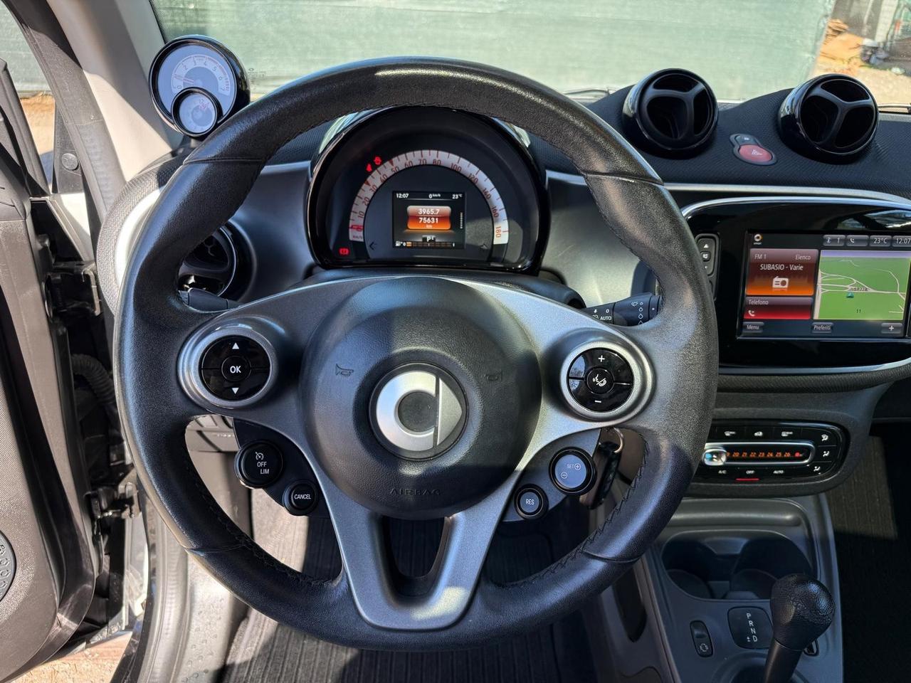 Smart ForTwo 90 0.9 Turbo twinamic Superpassion NAVI LED *PROMO*