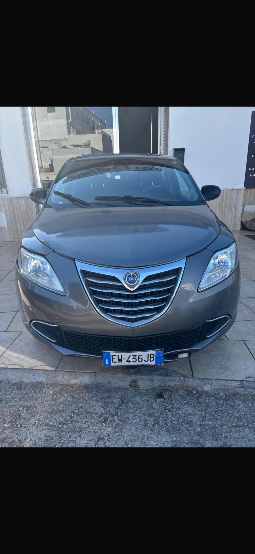 Lancia Ypsilon 1.2 69 CV 5 porte GPL Ecochic Platinum