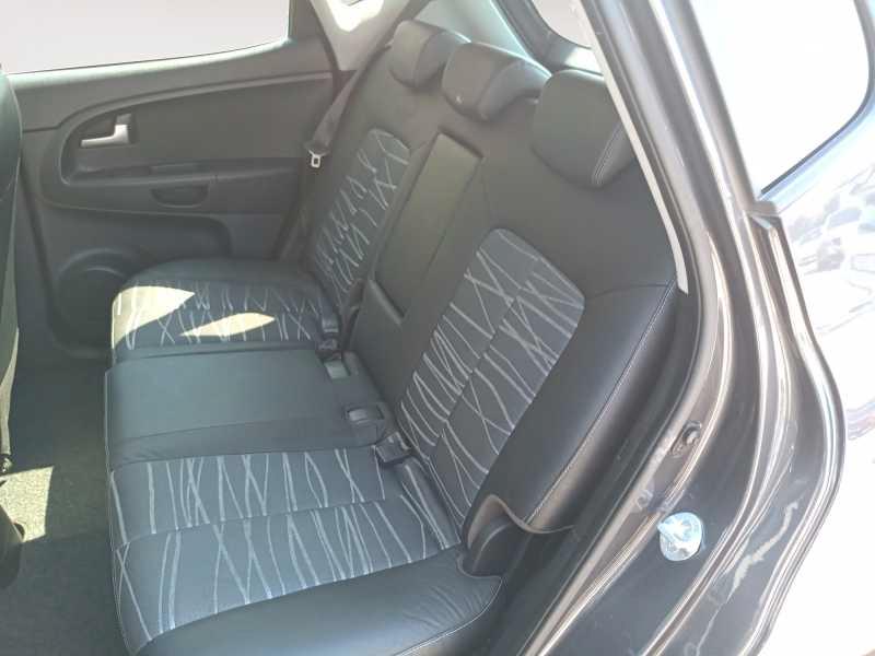 KIA Venga 1.4 crdi Cool c/t.panoramico,r.vel. s/navi 90c