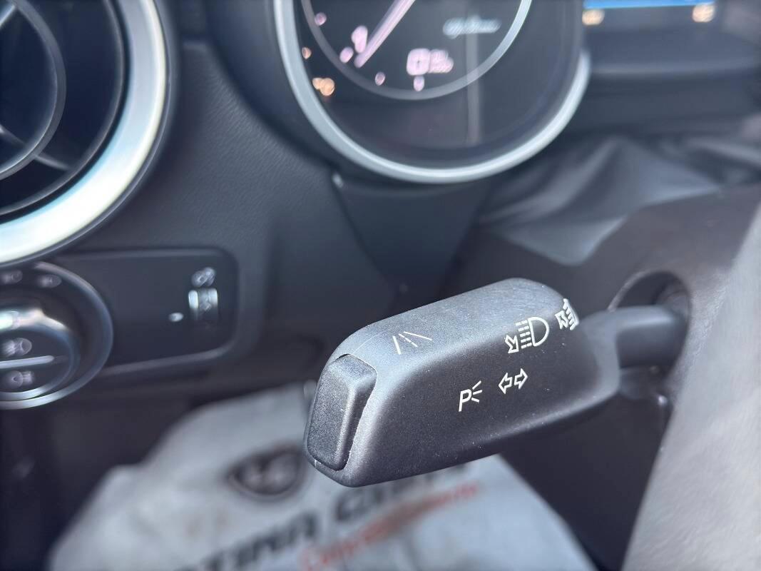 Alfa Romeo Stelvio 2.2 t Business rwd 160cv auto Con NAVIGATORE