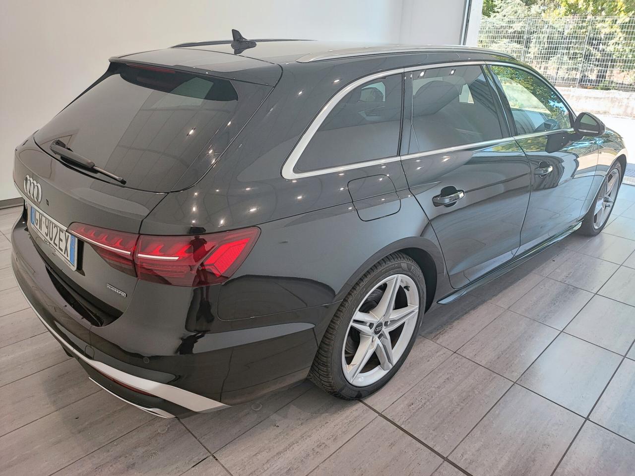 Audi A4 Avant 40 TDI quattro S tronic line edition