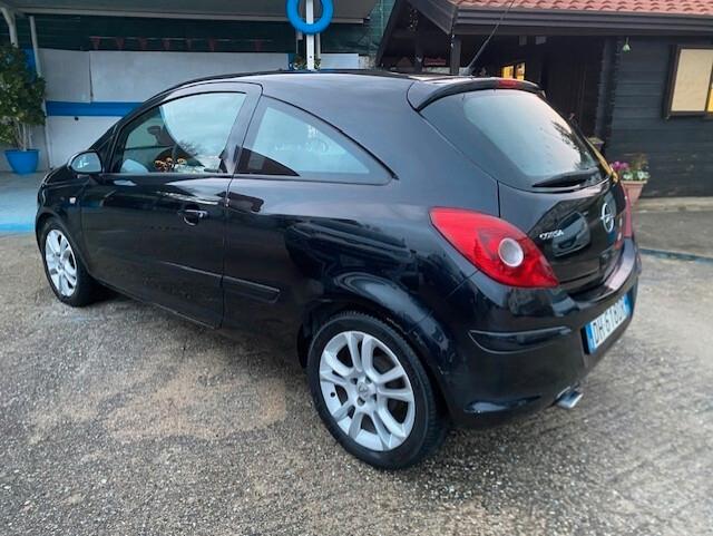 Opel Corsa 1.2 3 porte Club