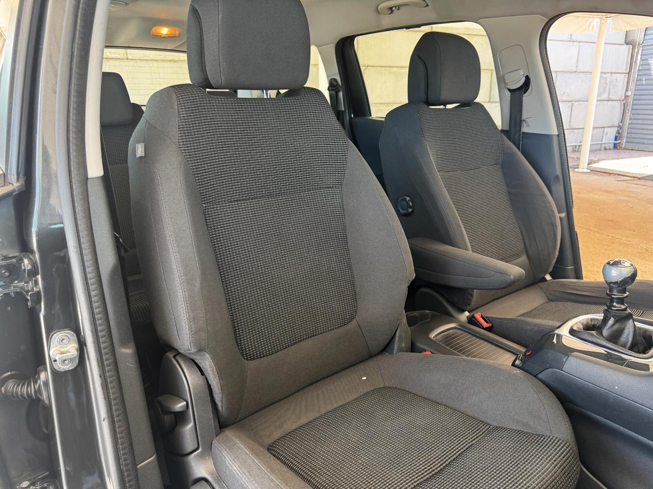 Peugeot 5008 1.6 HDi 115CV Access 7 POSTI - 2013