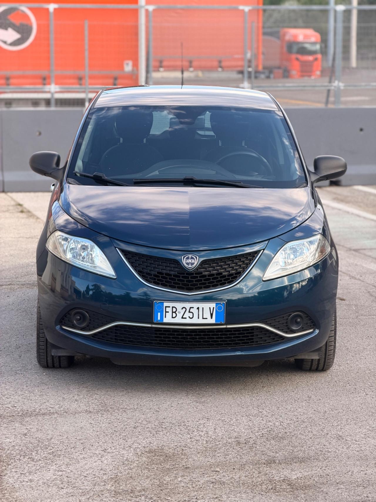 Lancia Ypsilon 1.2 69 CV 5 porte Platinum