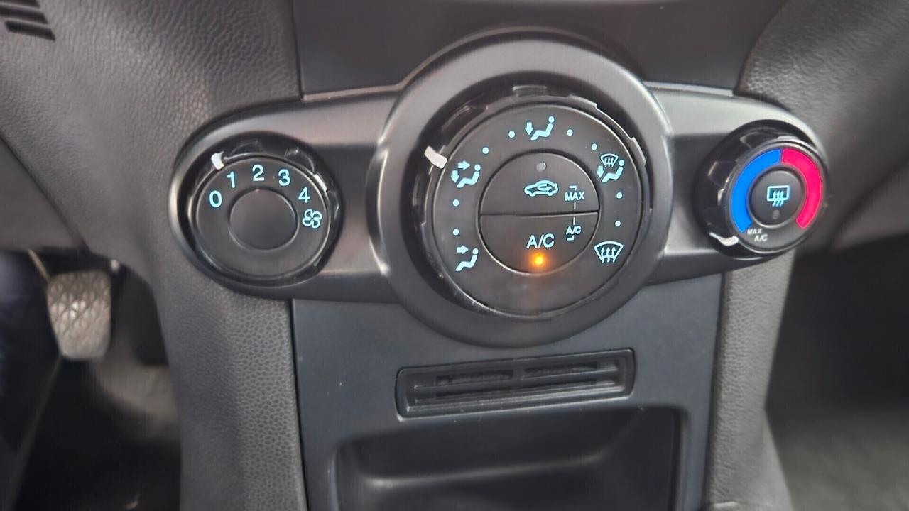 Ford Fiesta Plus 1.5 TDCi 75CV 5 porte