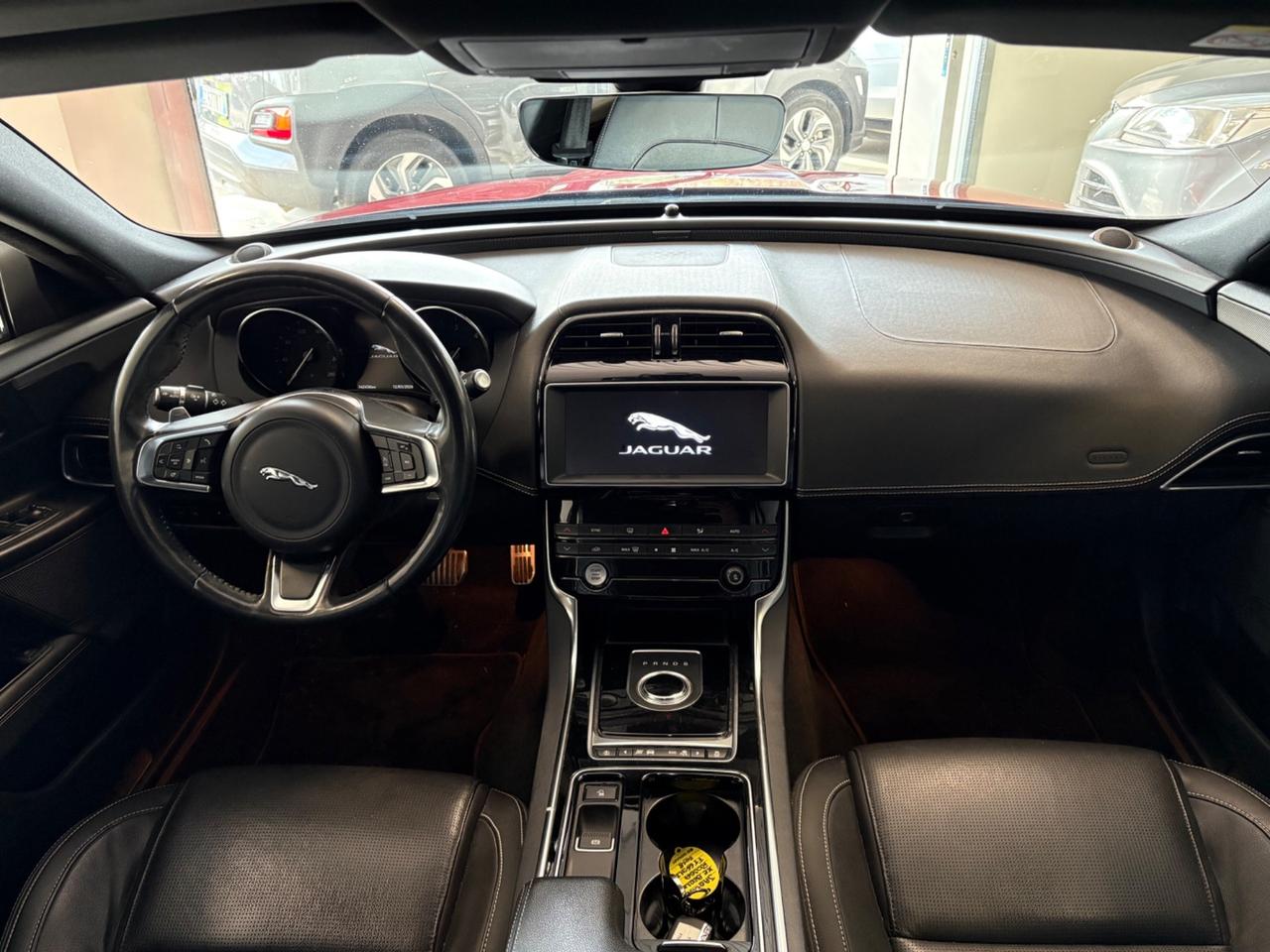 Jaguar XE 2.0 D 180 CV AWD aut. Landmark Edition