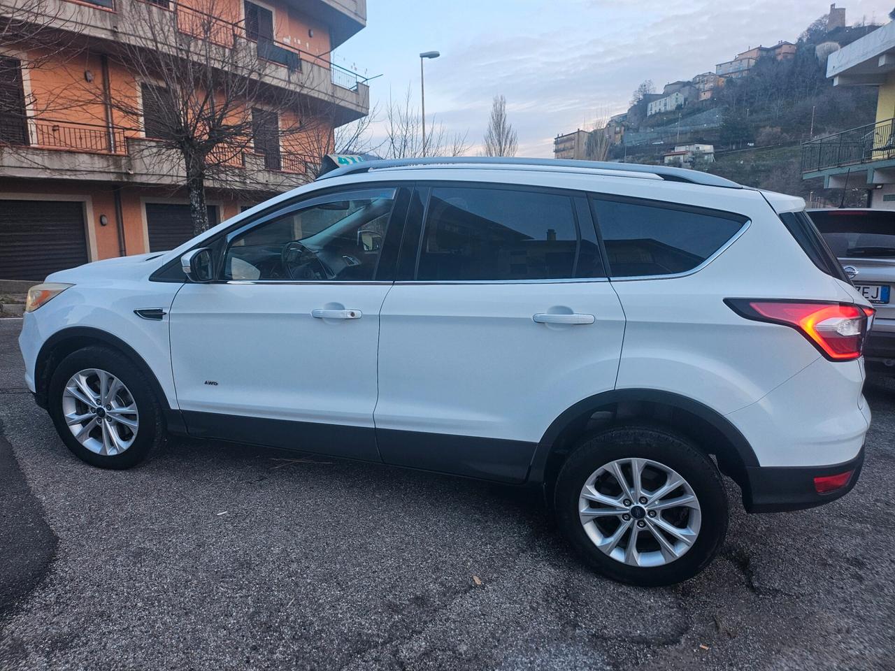 Ford Kuga 2.0 TDCI 150 CV 4WD Titanium 2016