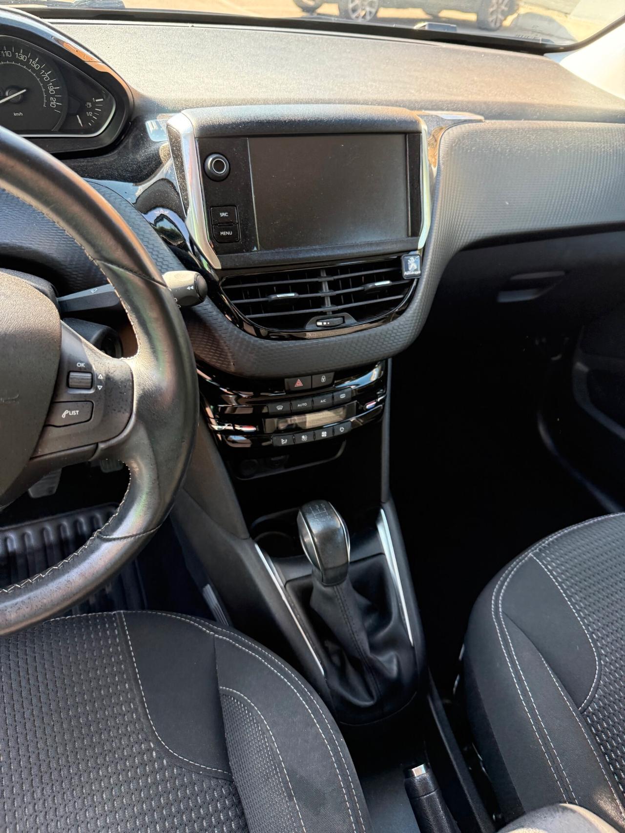 Peugeot 208 1.2 - NAV. - NEOPATENTATI - 12 MESI DI GARANZIA -