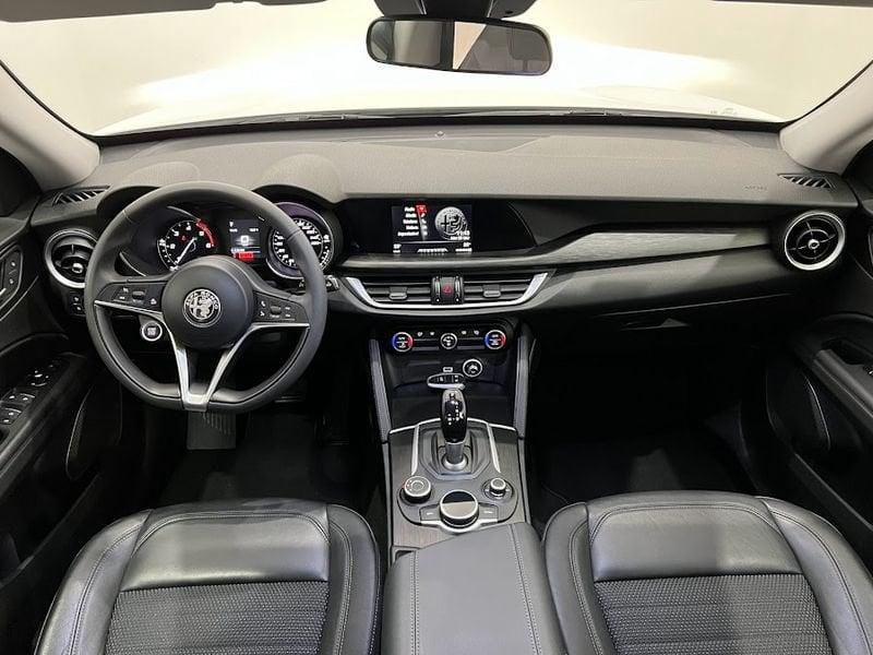 Alfa Romeo Stelvio Stelvio 2.2 Turbodiesel 180 CV AT8 RWD Super
