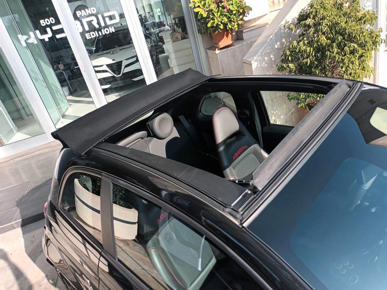 Abarth 695 Cabrio 1.4 Turbo T-Jet 180 CV Auto