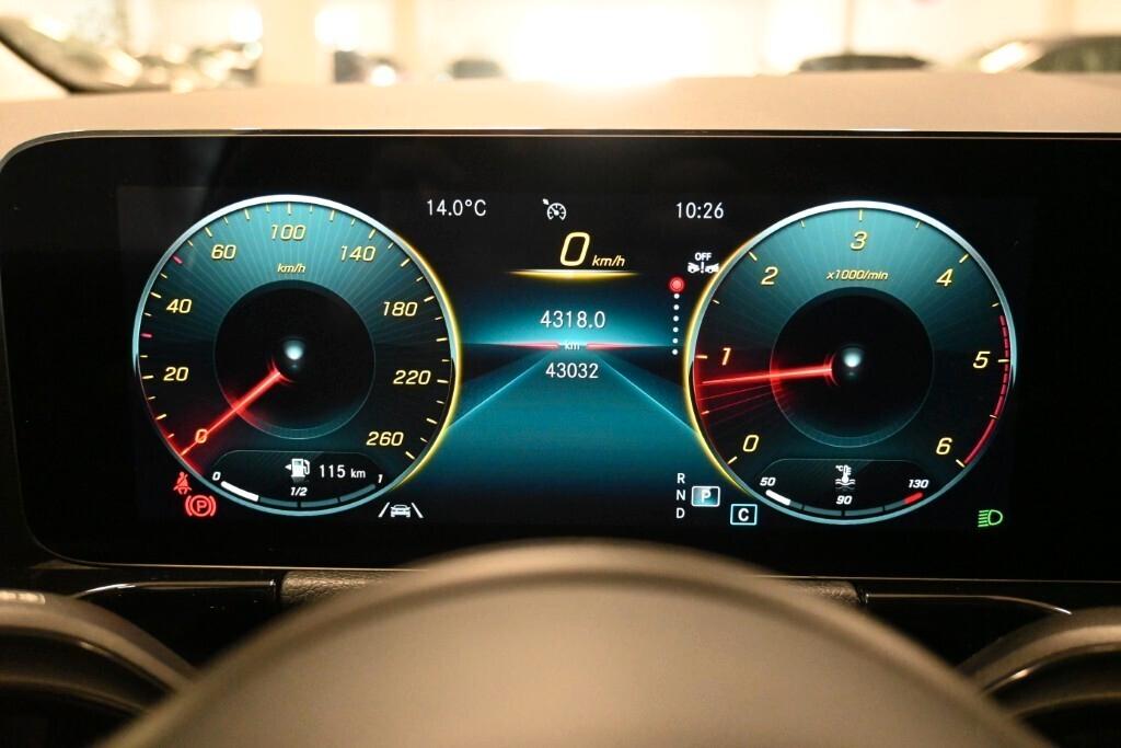 MERCEDES-BENZ GLA 180D 115CV AUTOMATIC BUSINESS SOLUTION ( NAVI PREMIUM - CRUISE - PARK ASSIST - TELECAMERA POST. )