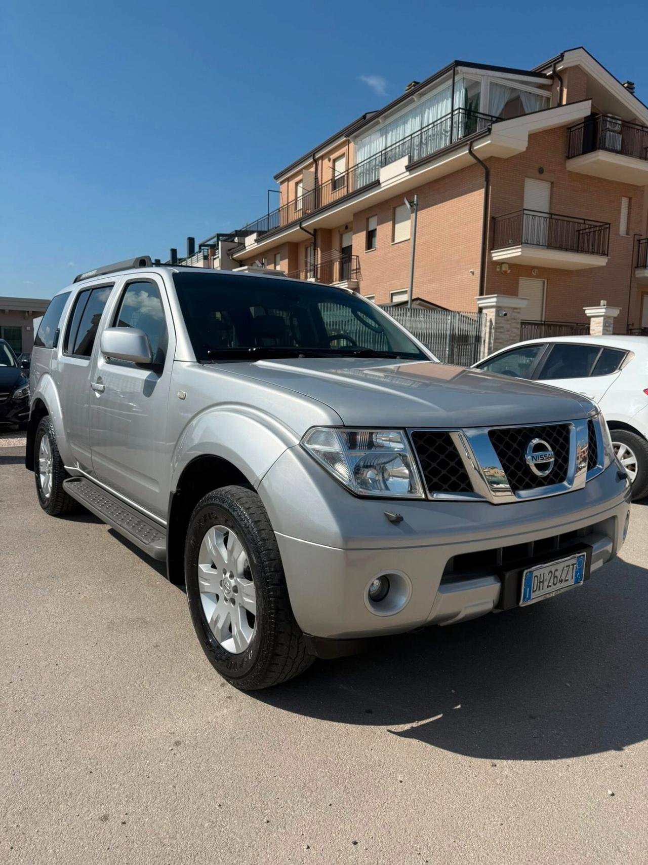 Nissan Pathfinder 2.5 dCi LE Chrome