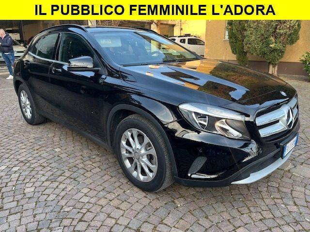 MERCEDES-BENZ GLA 180 Premium
