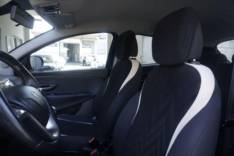 Lancia Ypsilon Lancia Ypsilon 0.9 TwinAir 85 CV AUTOMATICA 5 porte S&S DFN Platinum Unicoproprietario