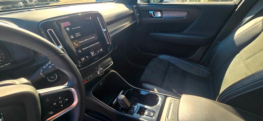 VOLVO XC40 (2017-->) XC40 T3 Geartronic Momentum