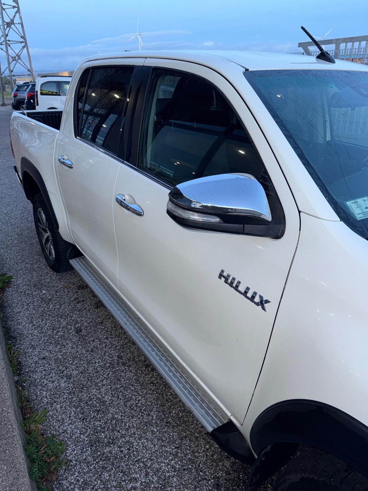 Toyota Hilux 2.4 D-4D 4WD Executive my17" IVA ESP.