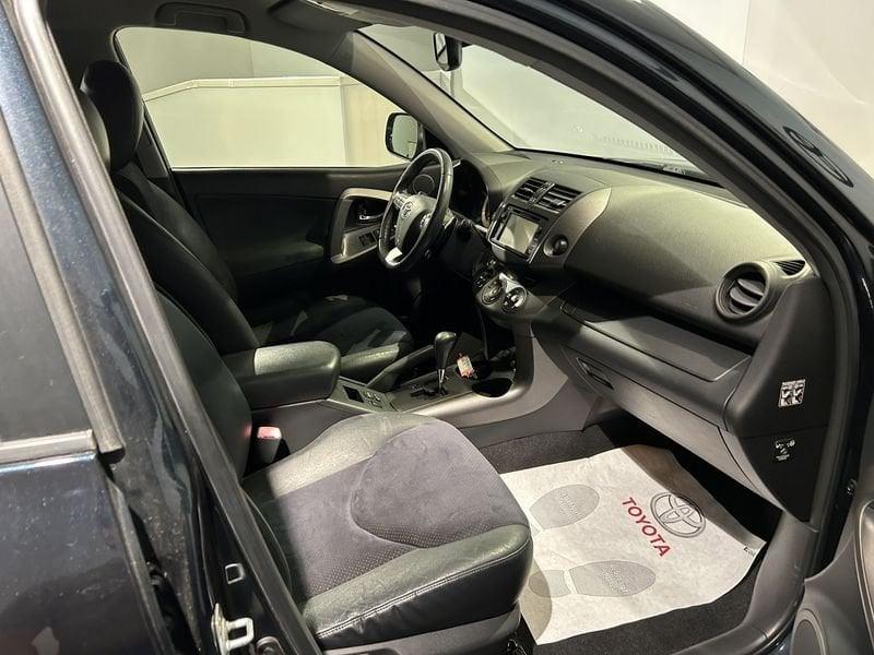 Toyota RAV4 RAV4 Crossov. 2.2 D-Cat A/T 150 CV Style + NAVIGATORE