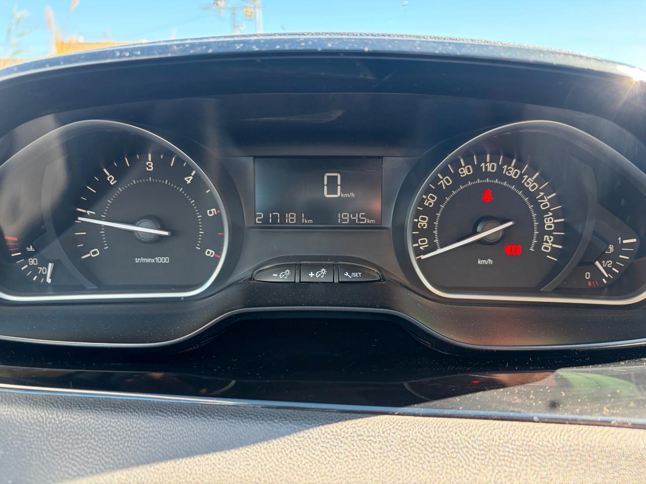 PEUGEOT 208 1.6 BLUEHDI 75CV ANNO 2018 ADATTA NEOPATENTATI