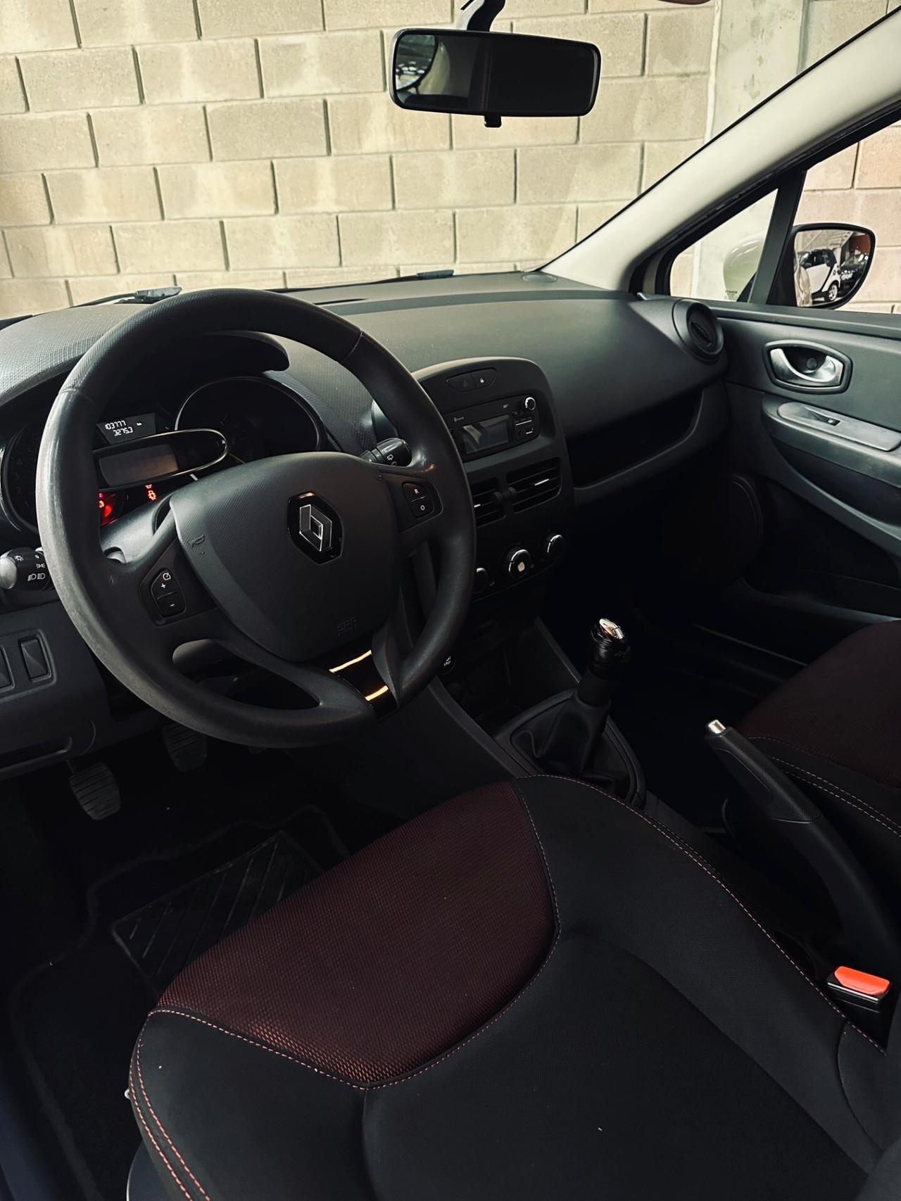 Renault Clio 1.2 75CV 5 porte Live - NEOPATENTATI - GARANTITA