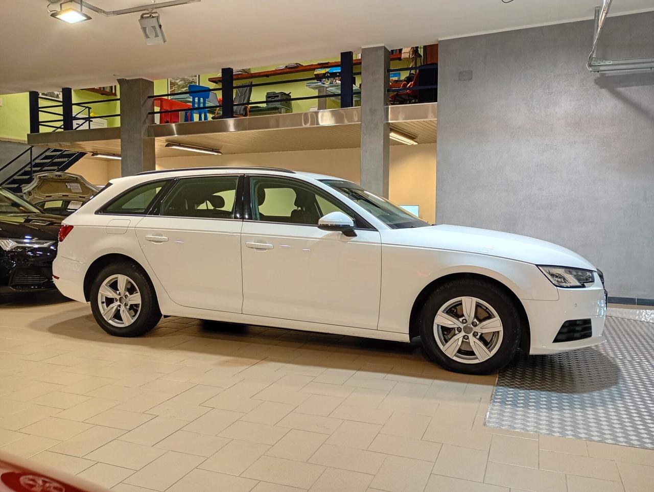 Audi A4 Avant 2.0 TDI 150 CV S Tronic Business