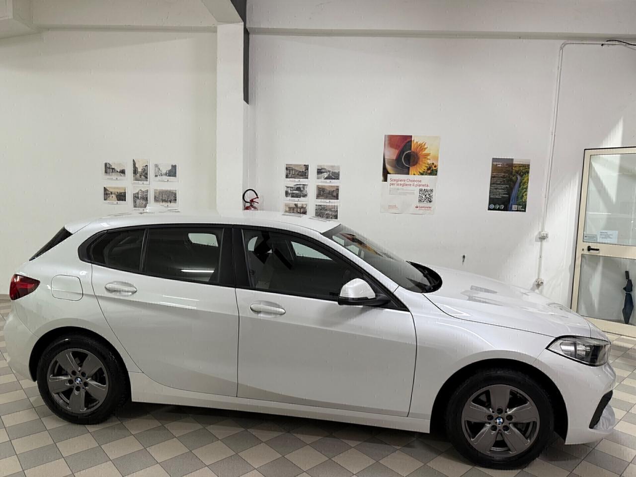 Bmw 116 116d 5p. Business Advantage