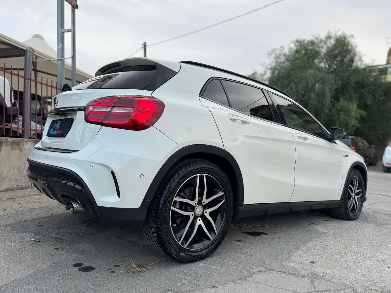 MERCEDES GLA 200D 136 CV PREMIUM AMG FULL