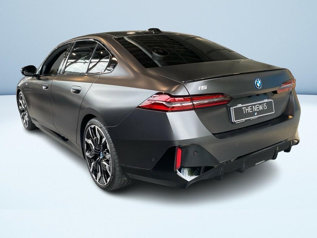 BMW i5 M60 Berlina Auto