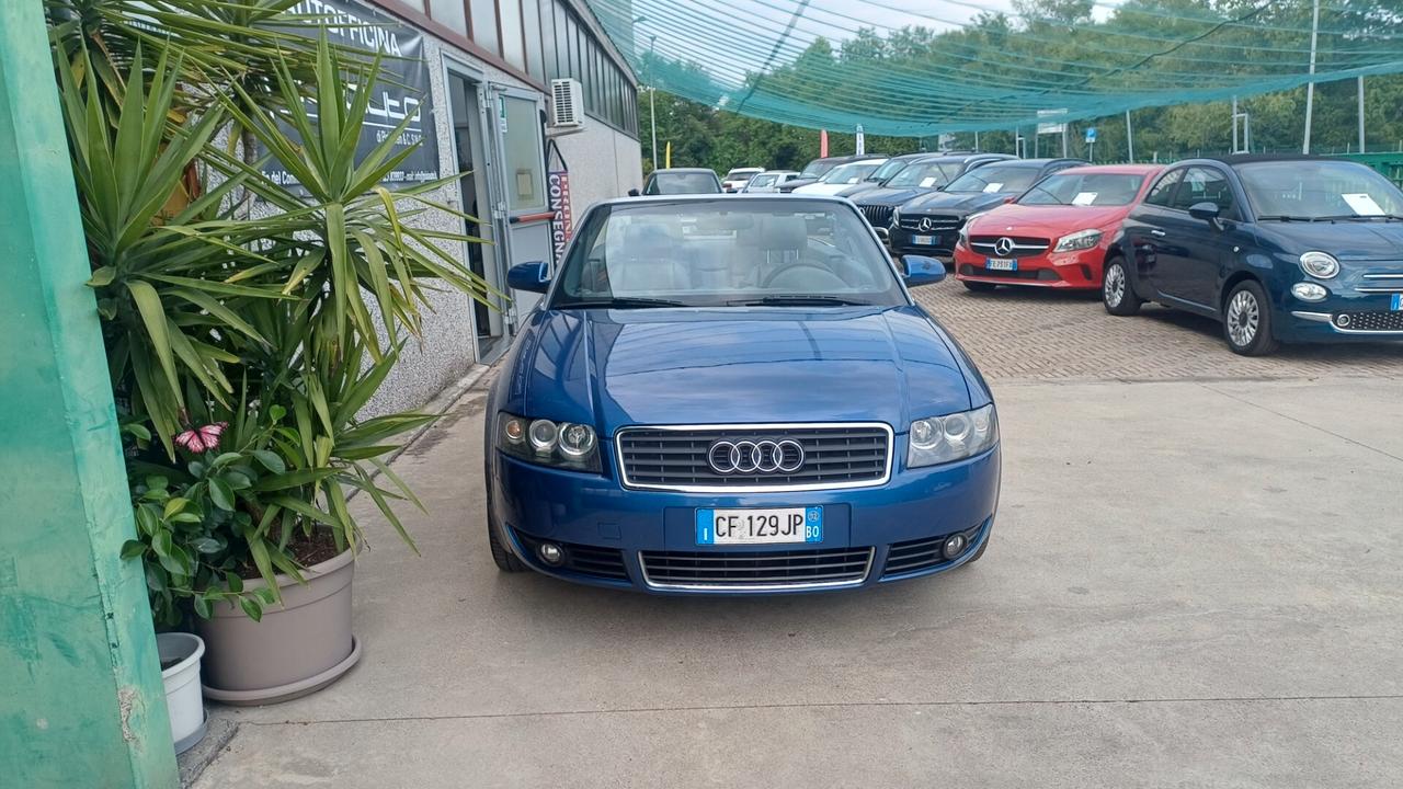 Audi A4 Cabriolet 2.4 V6 30V cat
