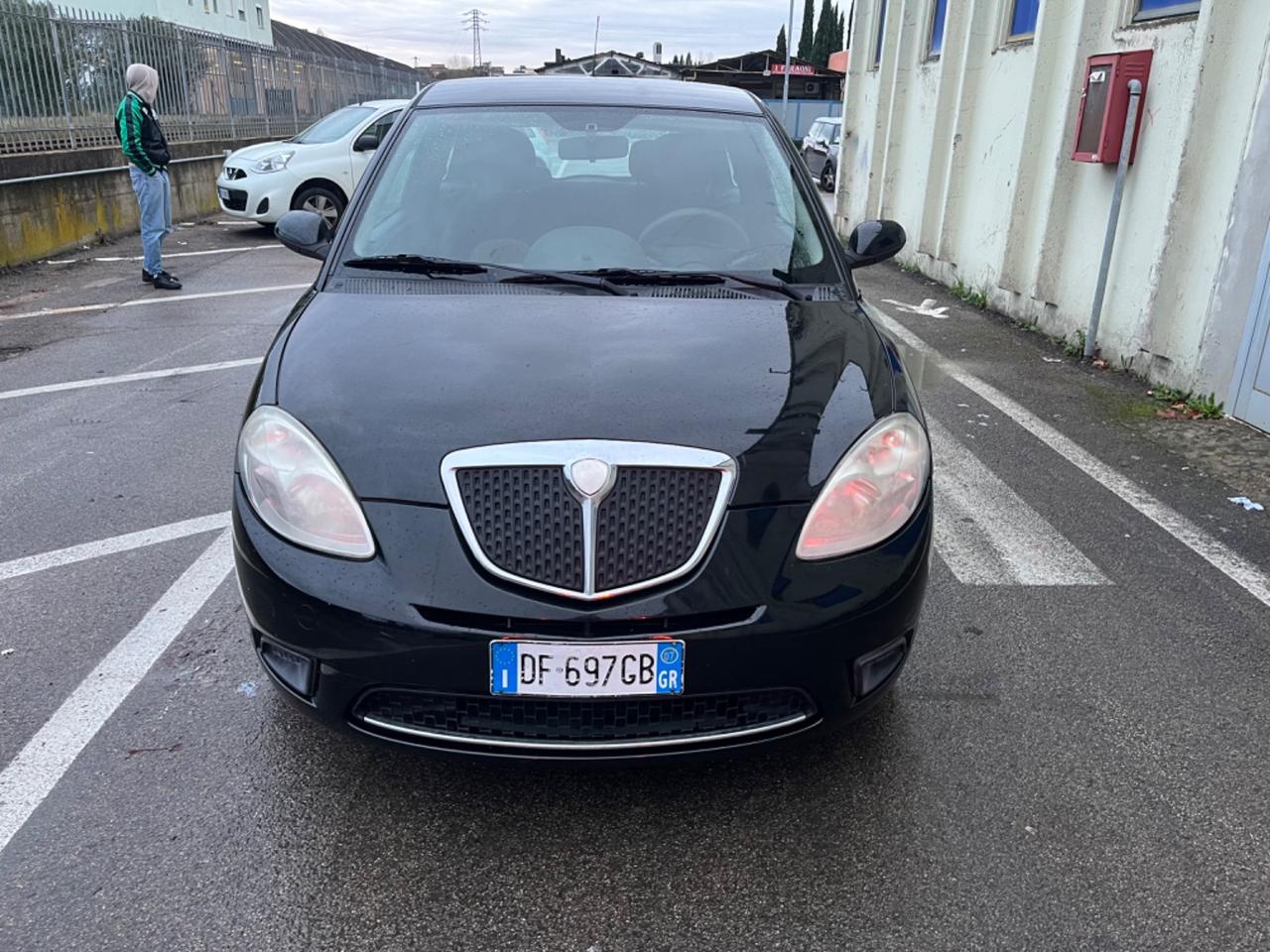 Lancia Ypsilon 1.2 benzina 2007 145.000 km neopatentati