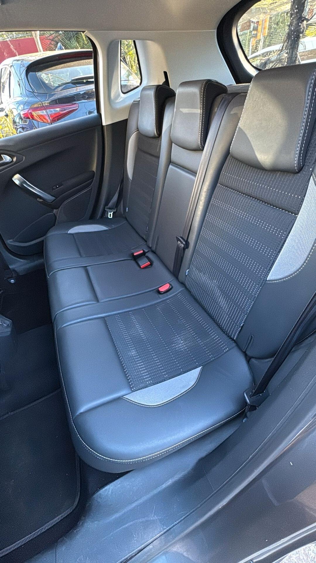 Peugeot 2008 PureTech Turbo 110 EAT6 S&S Black Matt