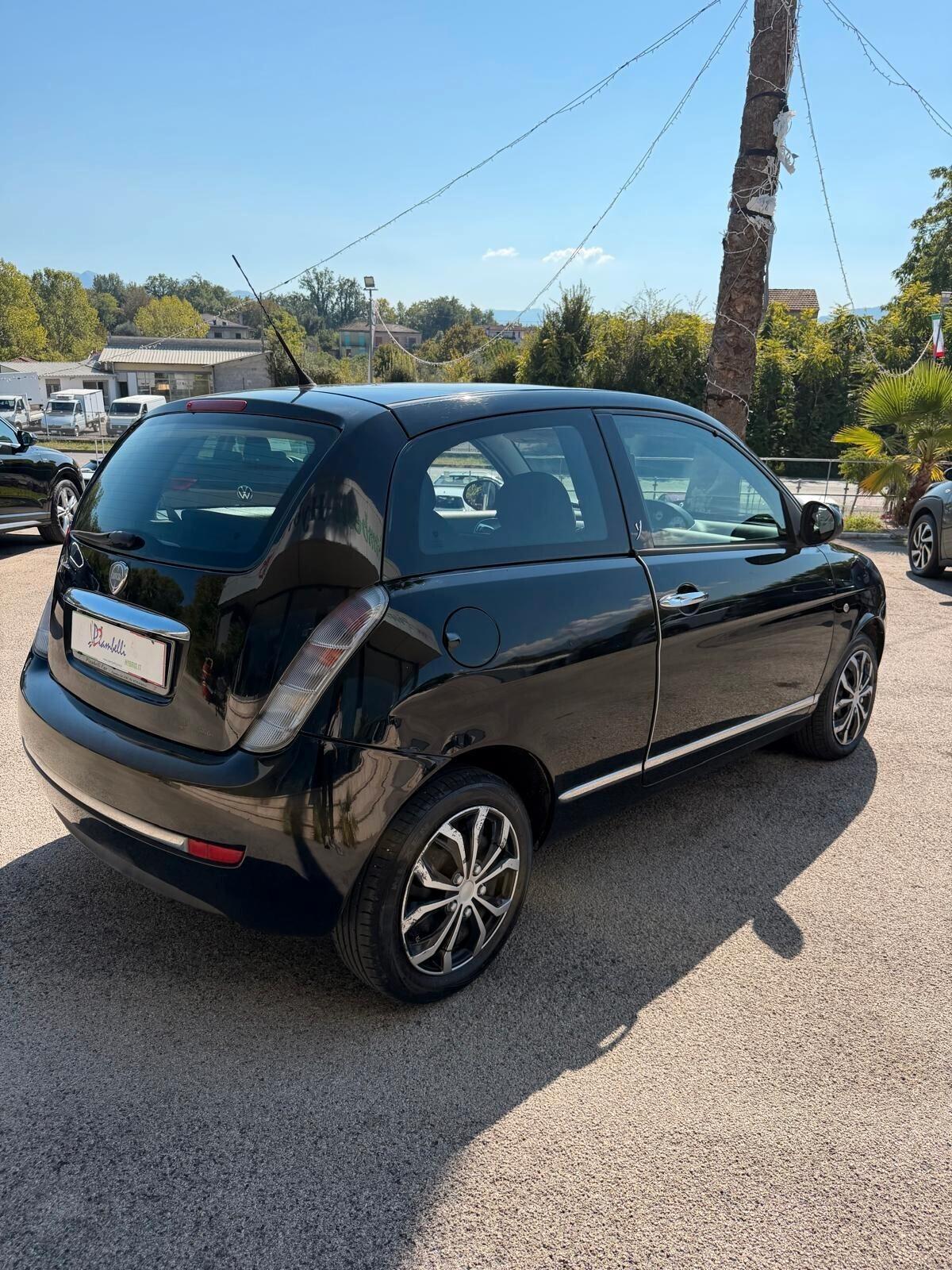 Lancia Ypsilon 1.3 MJT 75 CV Platinum