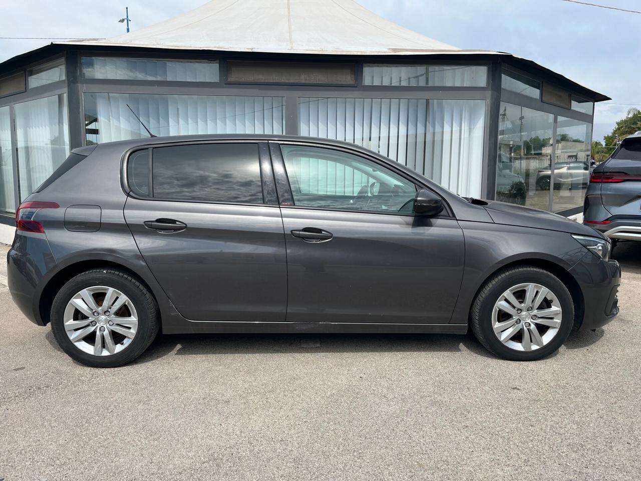 Peugeot 308 BlueHDi 130 S&S EAT8 Active Business