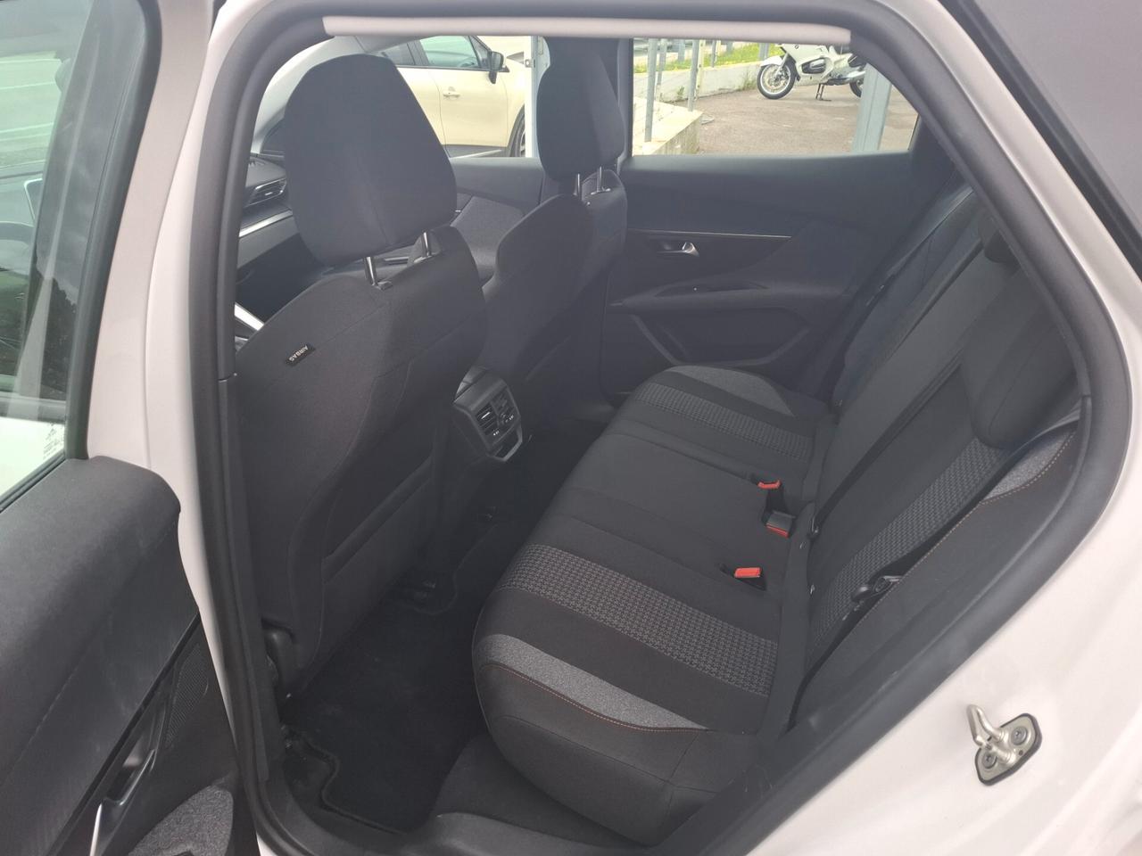 Peugeot 3008 1.5 130cv BlueHDi anno 07-2022