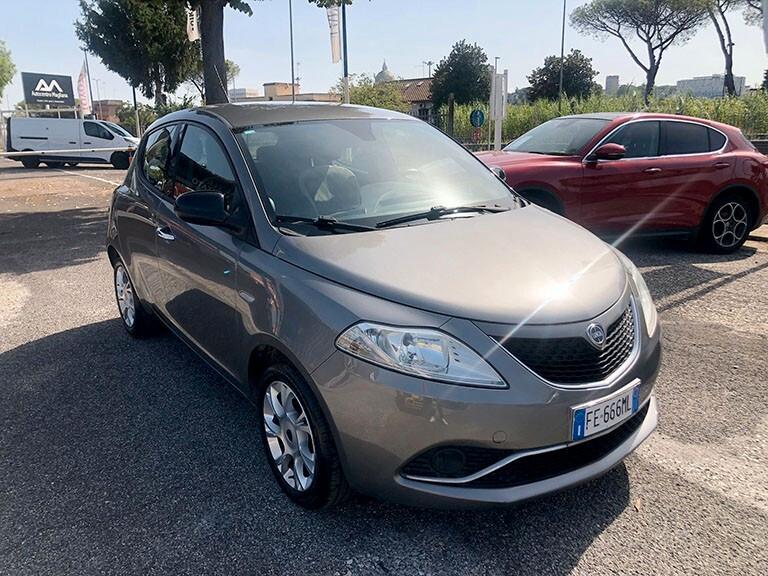 Lancia Ypsilon 1.2 69 CV 5 porte Silver