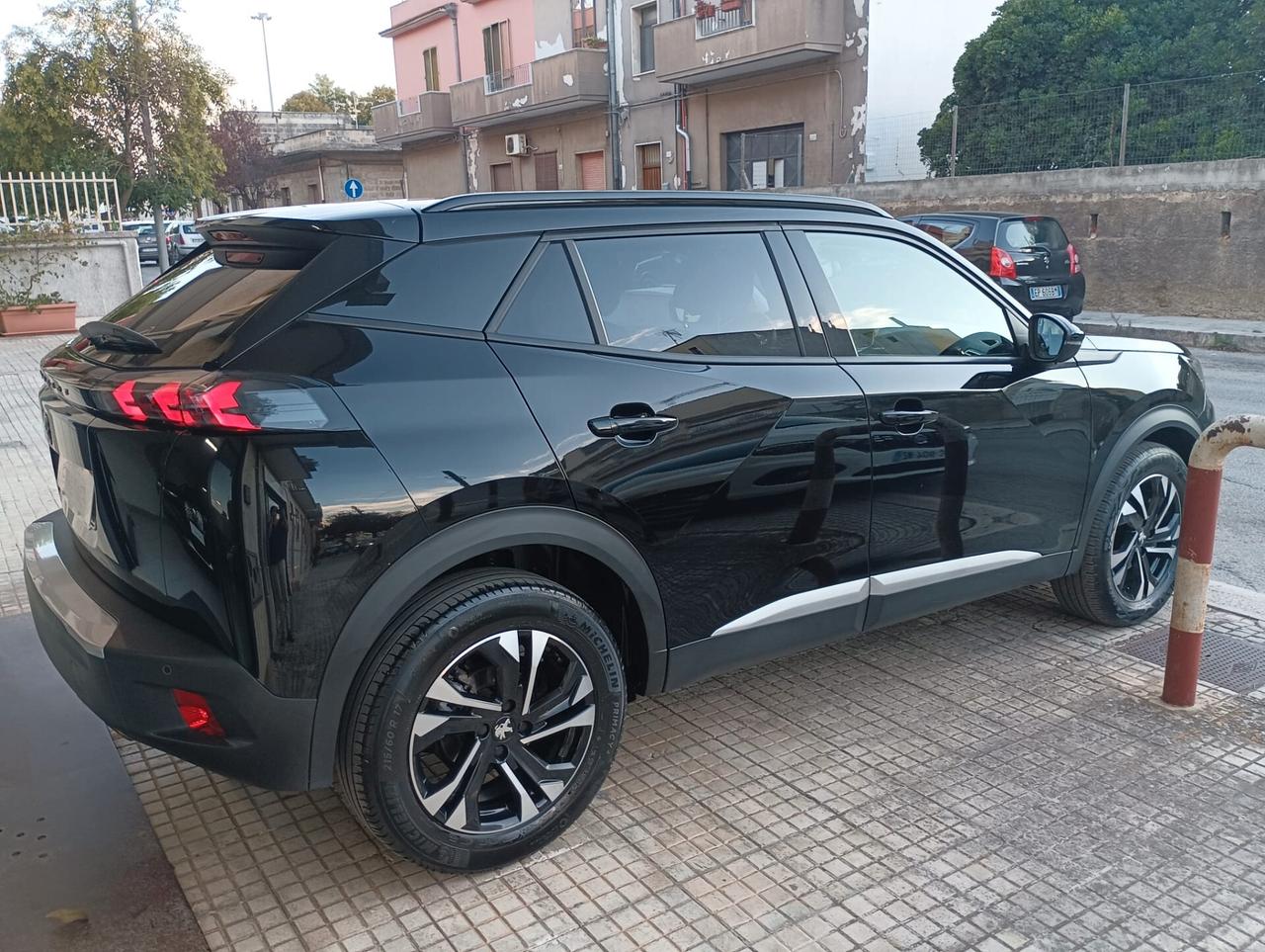 Peugeot 2008 1.2 PureTech 100 Cv S&S Allure