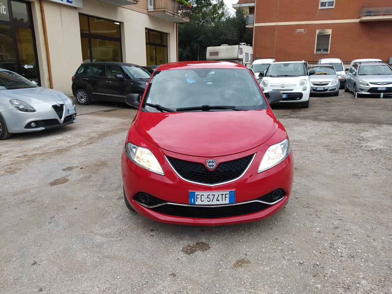 Lancia Ypsilon 1.2 69 CV 5 porte GPL Ecochic Silver Neopatentati